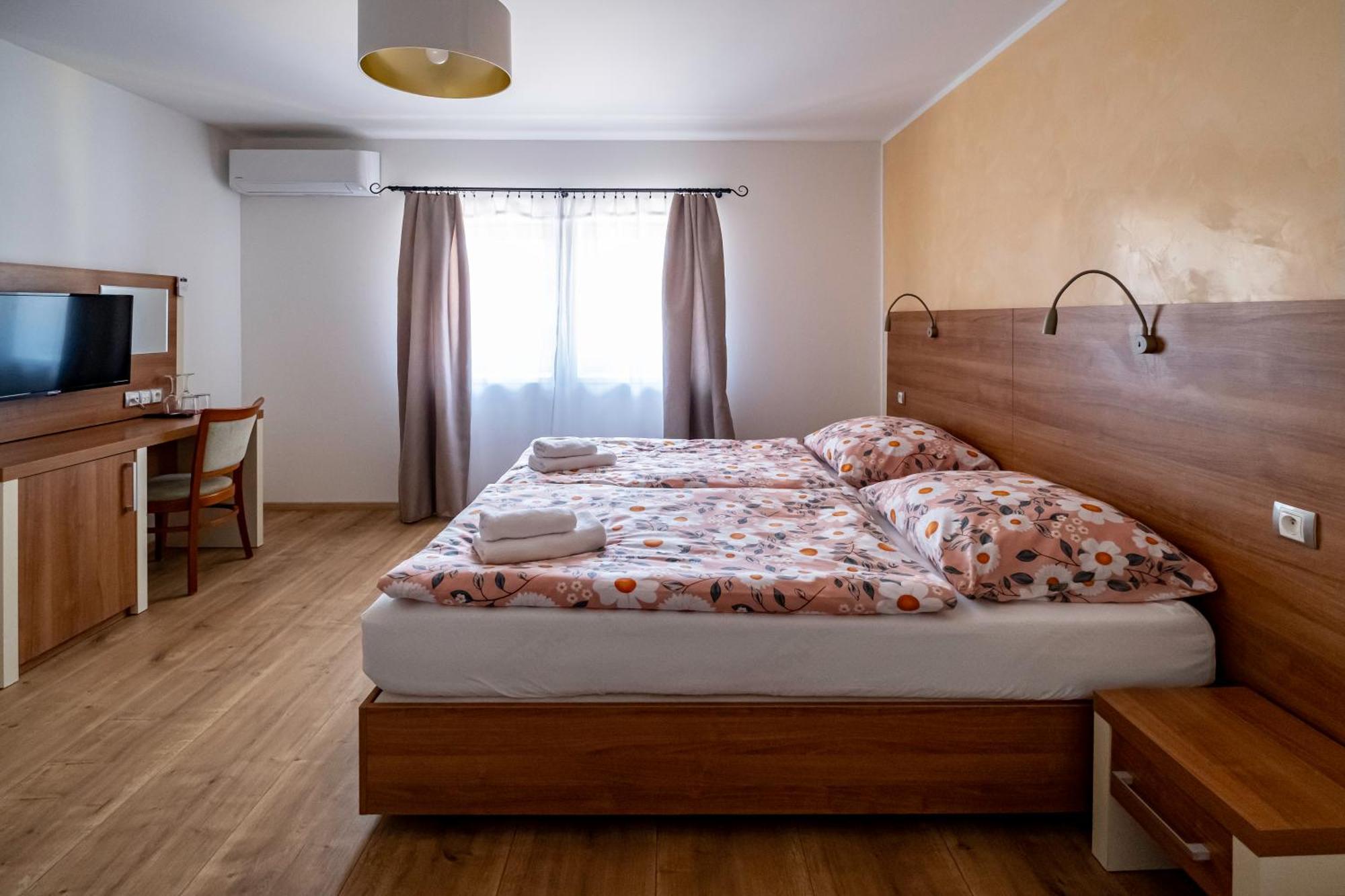U Katalpy Hotell Sedlec  Eksteriør bilde